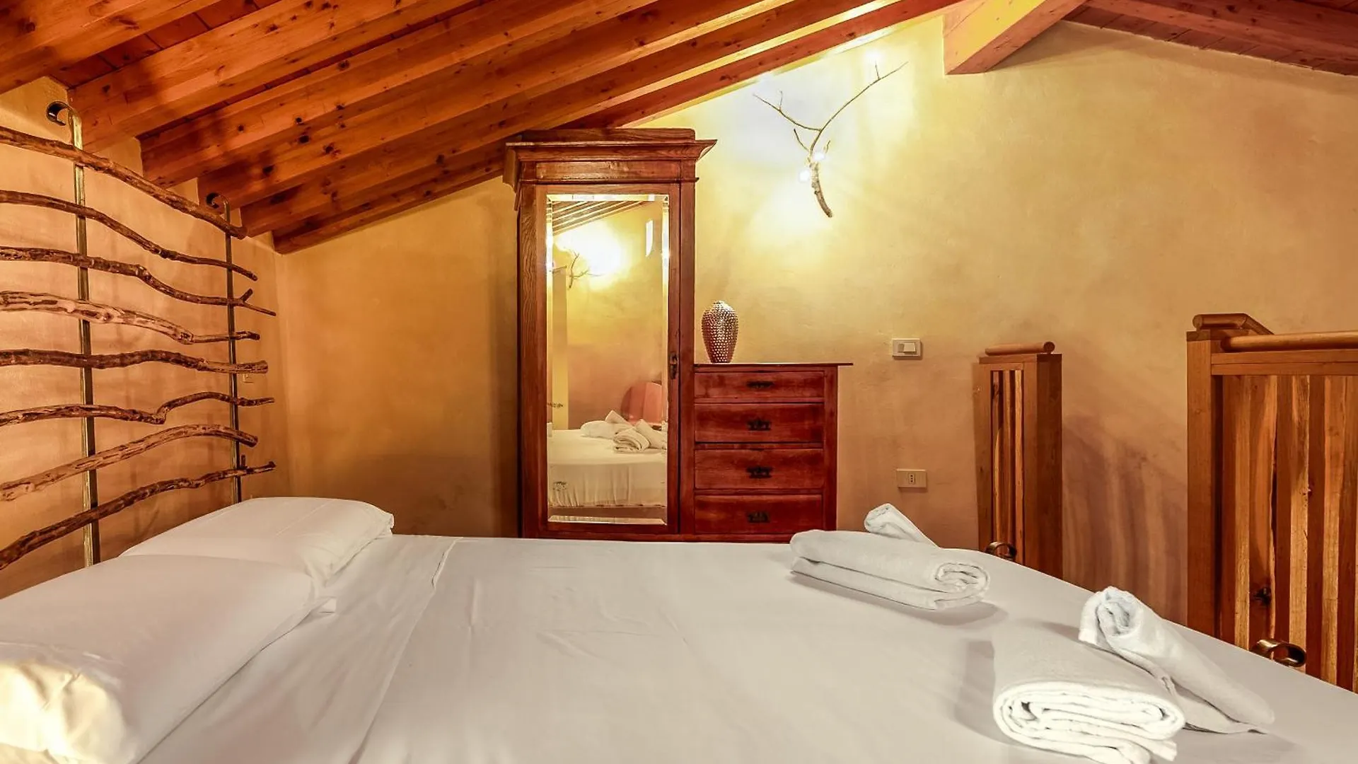 דירות פואניאגו Borgo Olivo By Wonderful Italy